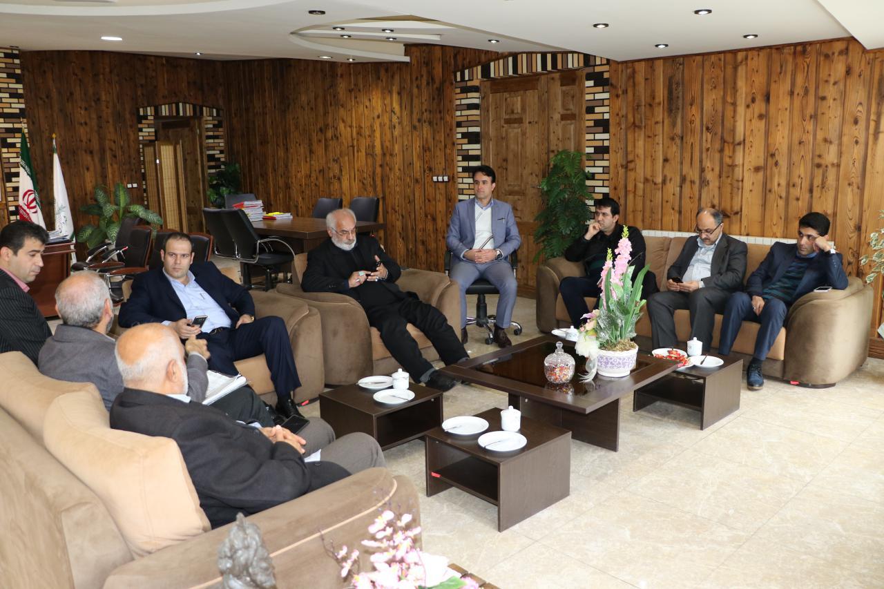 دیدار اعضای مجمع یاران انقلاب اسلامی شهرستان با شهردار لاهیجان 